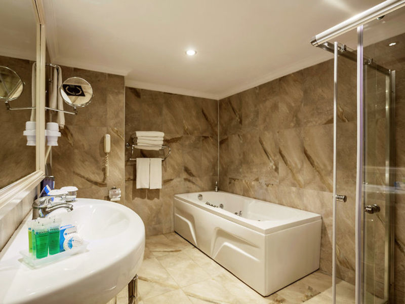 Turan Prince Residence, Haupt.