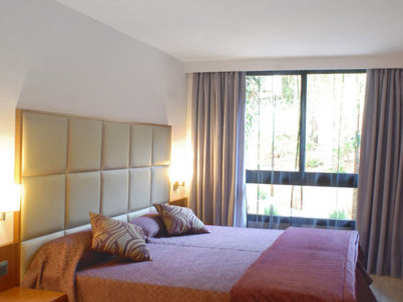 Turo Pins, SU