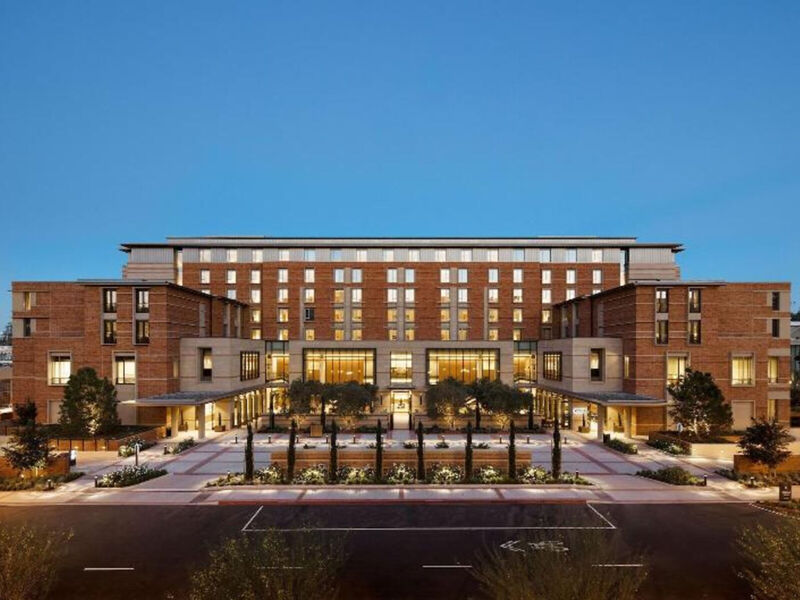 Ucla Meyer And Renee Luskin Conference Center