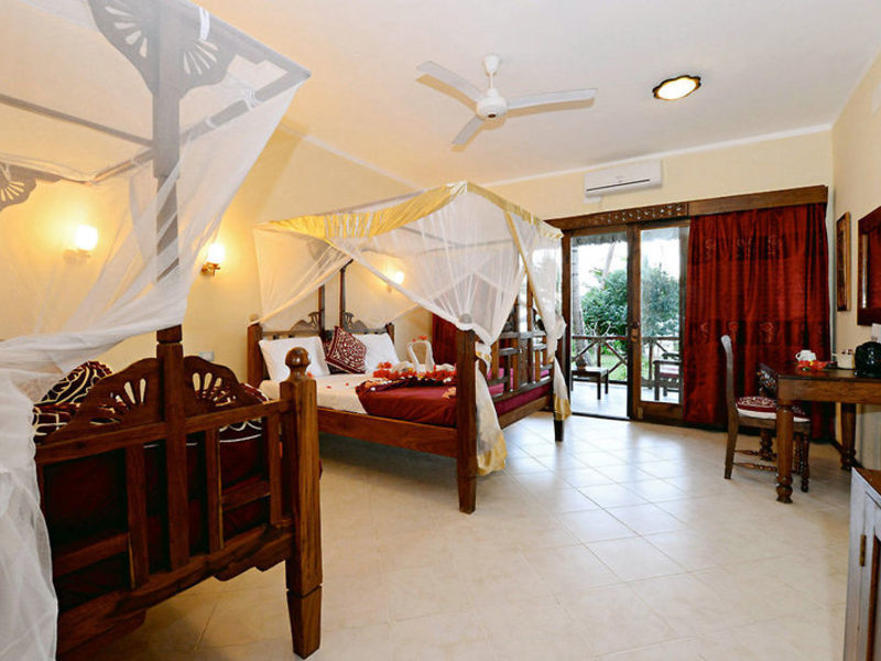 Uroa Bay Beach Resort