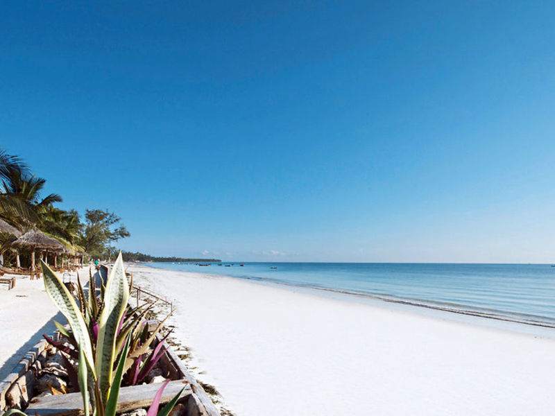 Uroa Bay Beach Resort