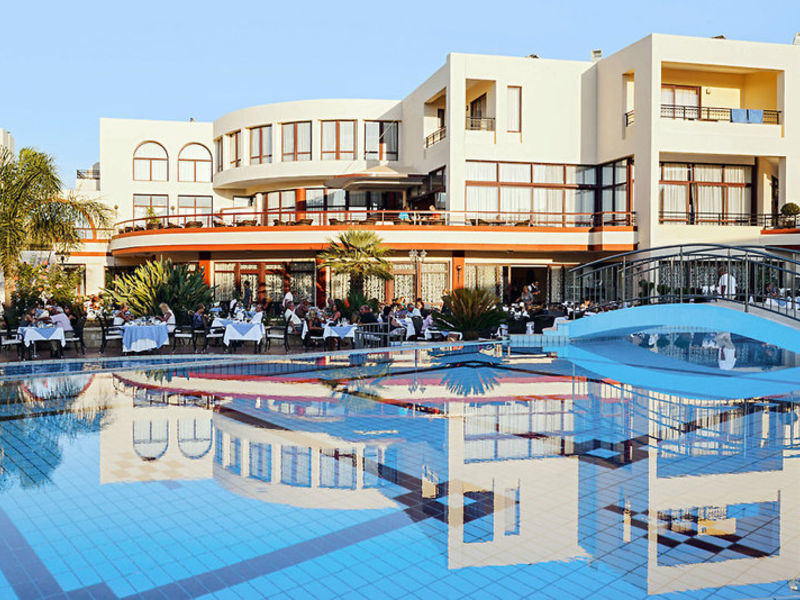 Vantaris Palace