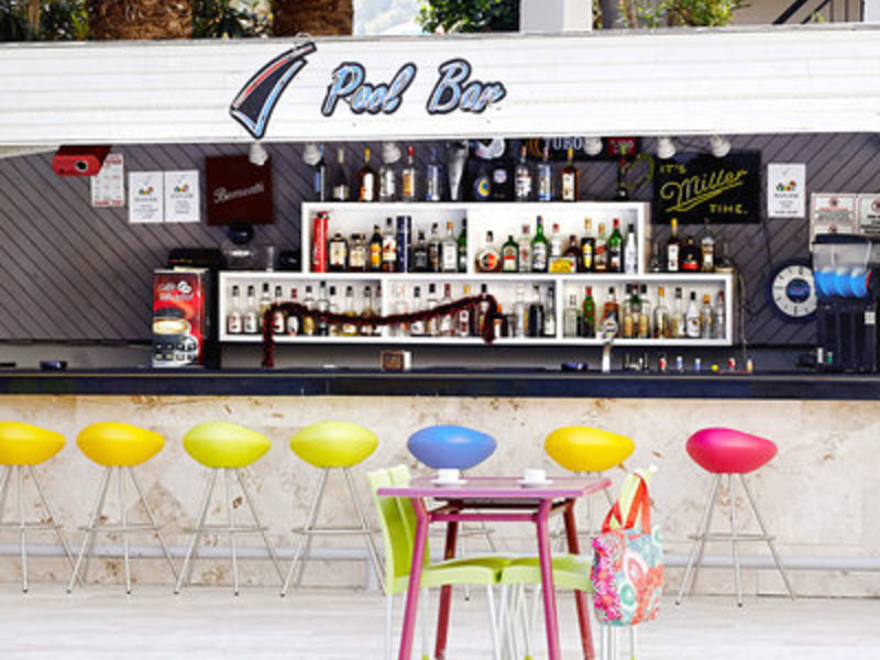 Vela Hotel