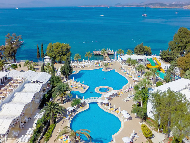Vera Miramar Resort