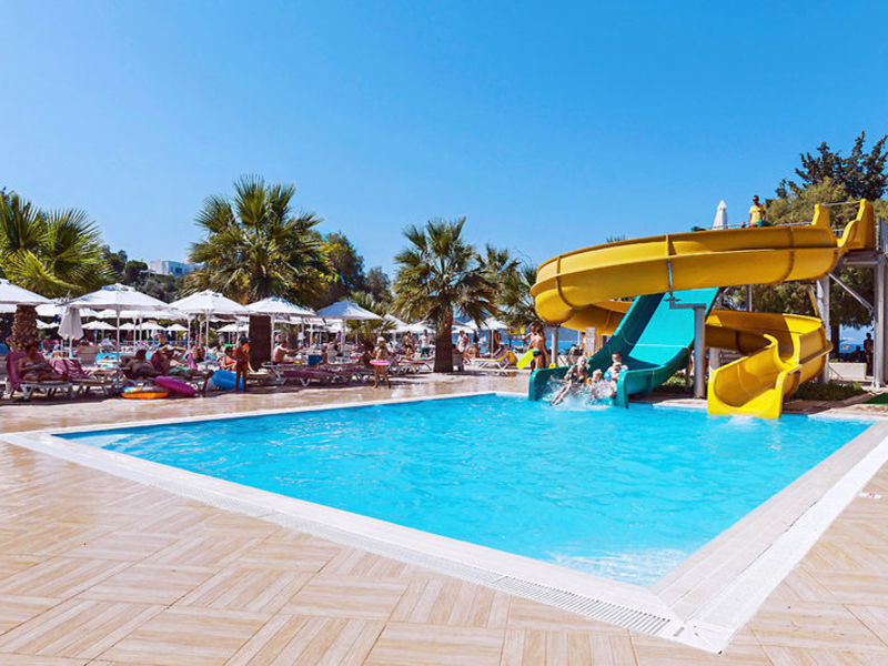 Vera Miramar Resort