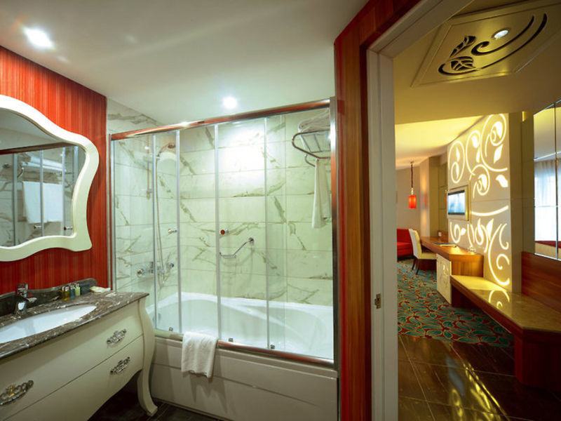 Vikingen Infinity Resort & Spa