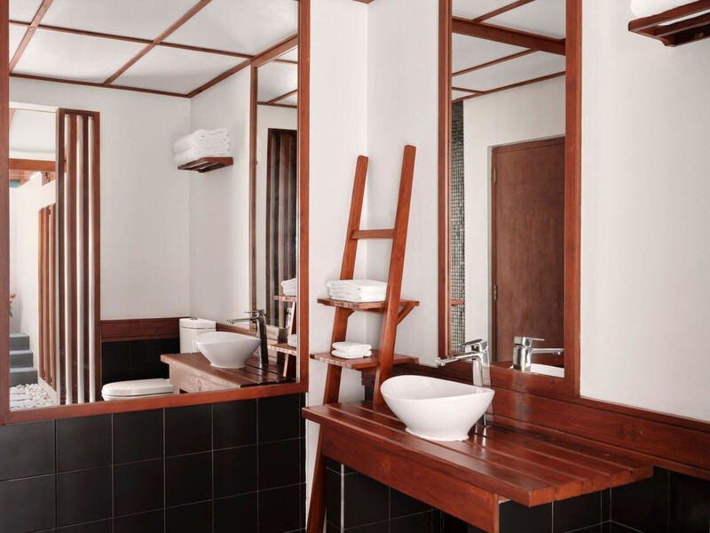 Villa Park Sun Island