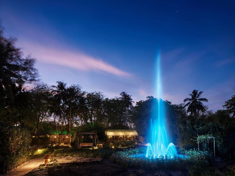 Villa Park Sun Island