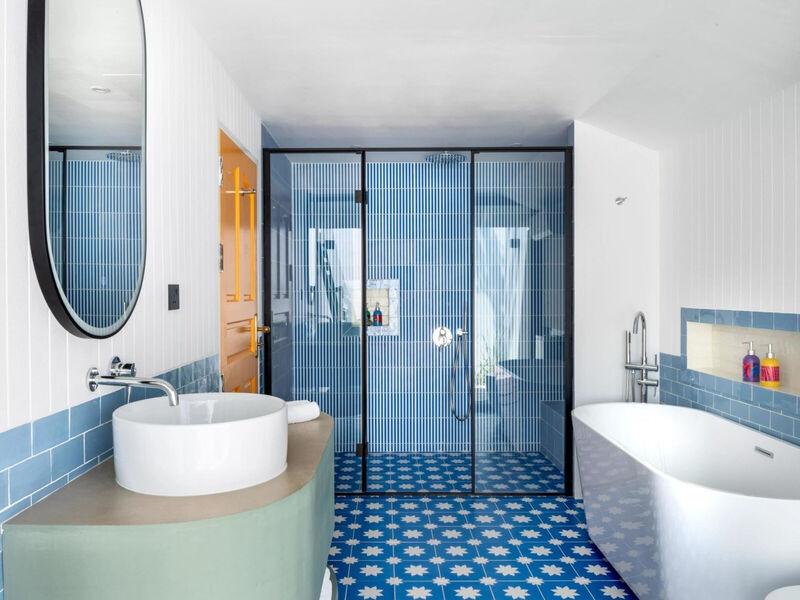 Villa Park Sun Island