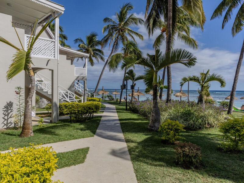 Villas Caroline Beach Hotel