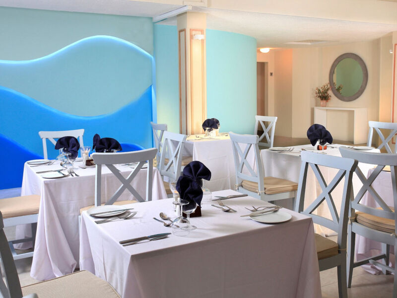 Villas Caroline Beach Hotel