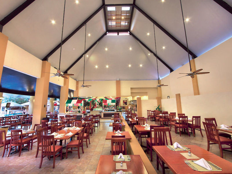 Viva Wyndham Azteca Beach