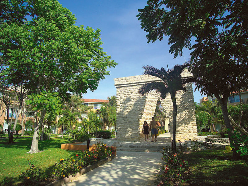 Viva Wyndham Azteca Beach