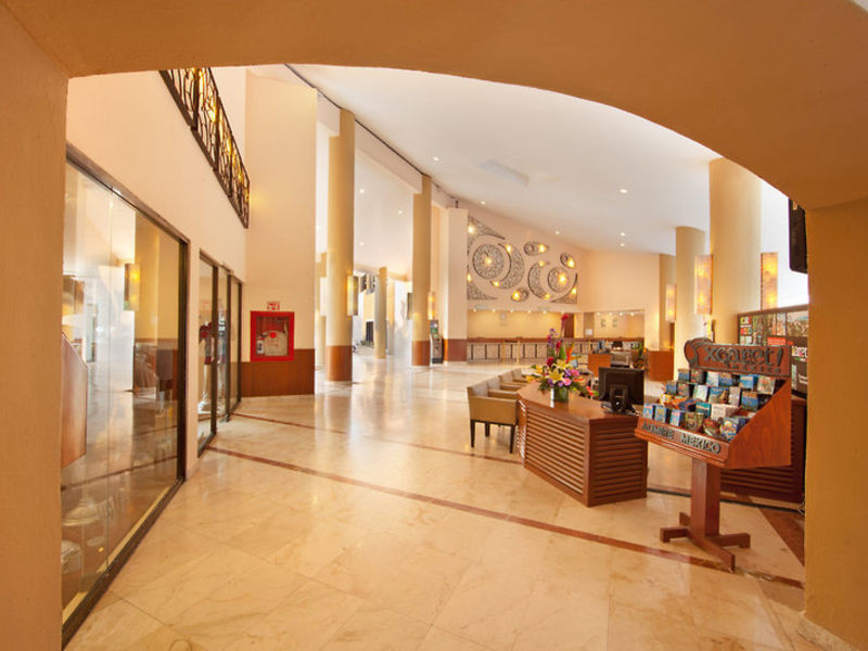 Viva Wyndham Azteca Beach