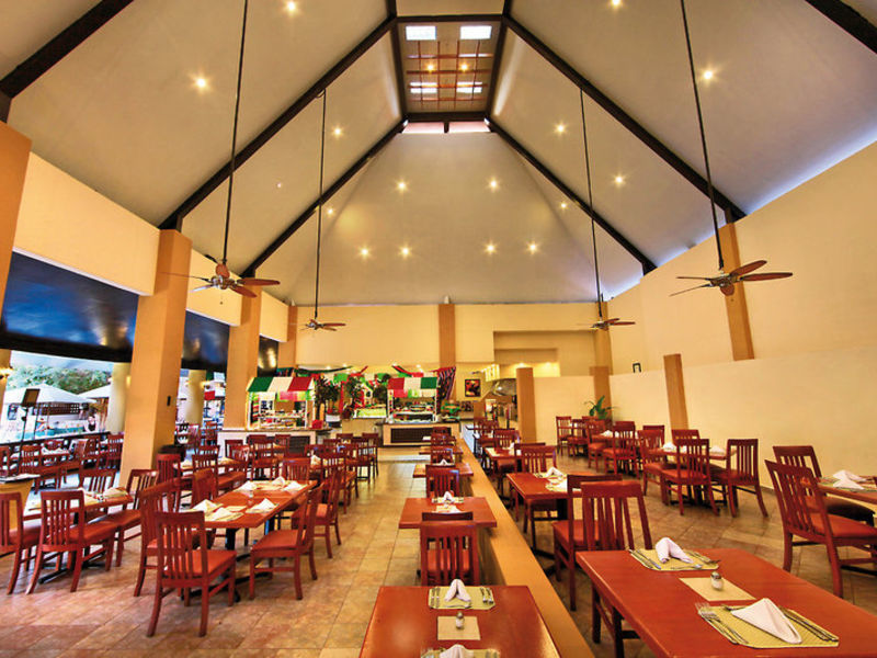 Viva Wyndham Azteca Beach