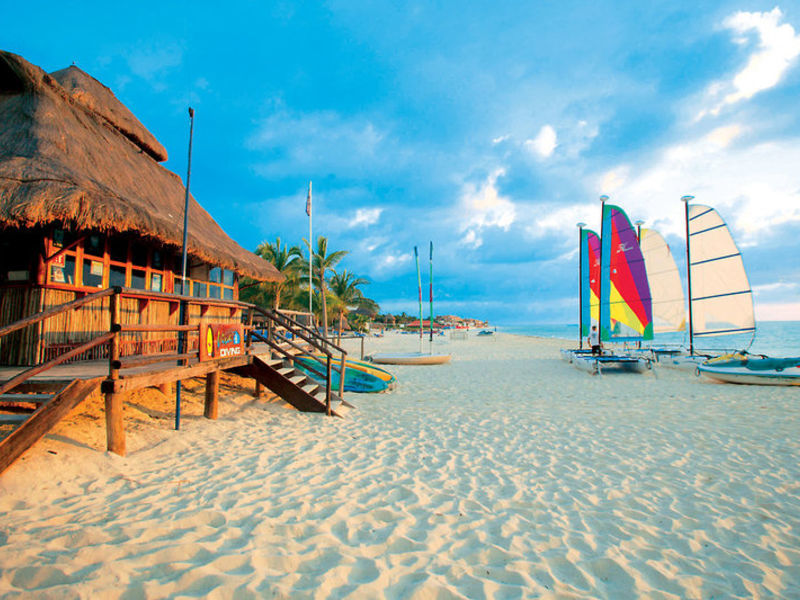 Viva Wyndham Azteca Beach