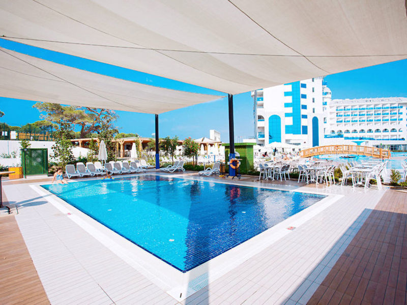 Water Side Resort & Spa
