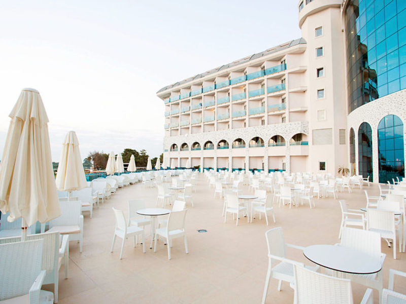 Water Side Resort & Spa