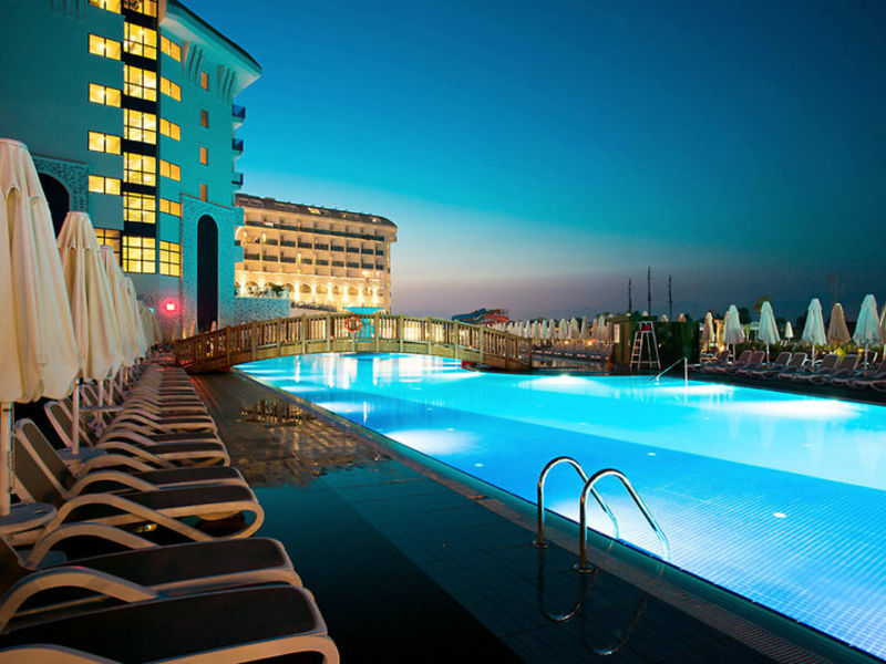 Water Side Resort & Spa