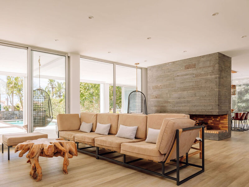 White Exclusive Suites & Villas