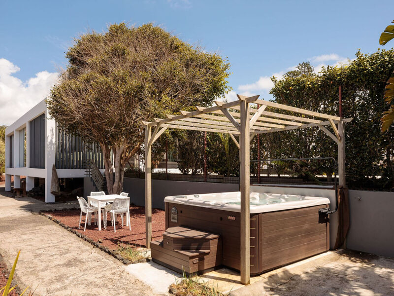 White Exclusive Suites & Villas