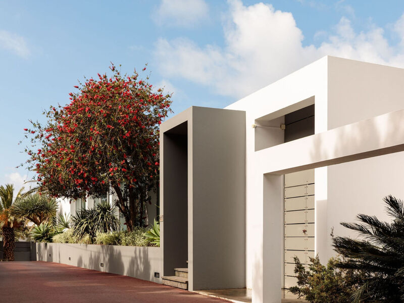 White Exclusive Suites & Villas