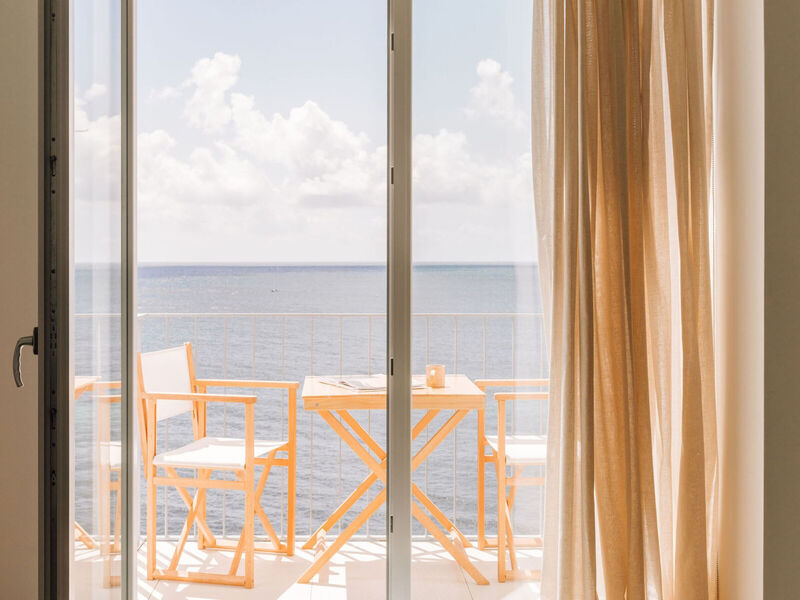 White Exclusive Suites & Villas