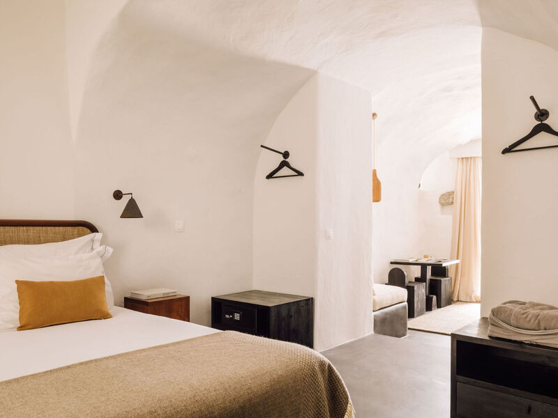 White Exclusive Suites & Villas