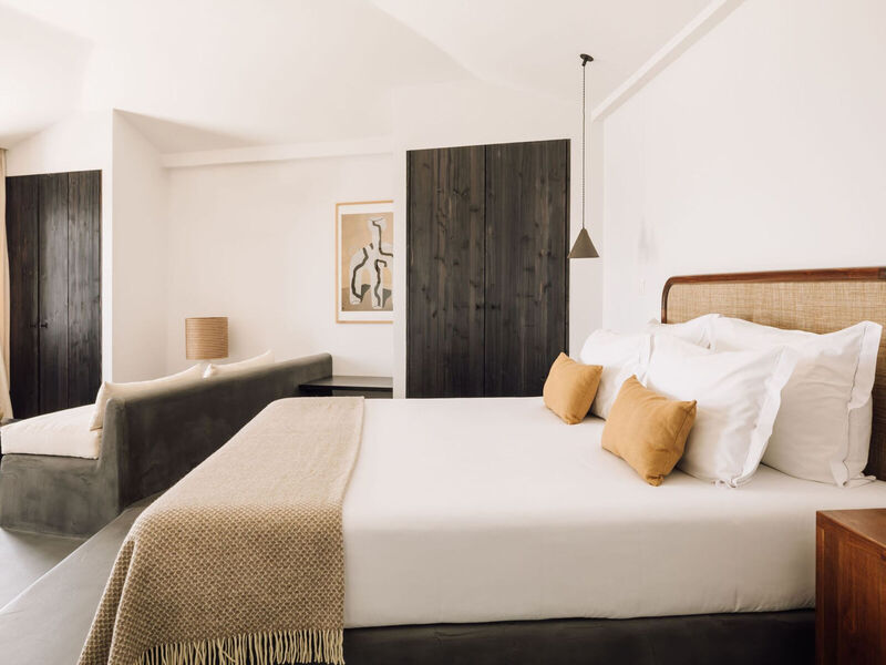 White Exclusive Suites & Villas