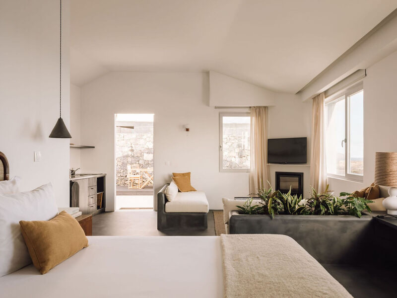 White Exclusive Suites & Villas