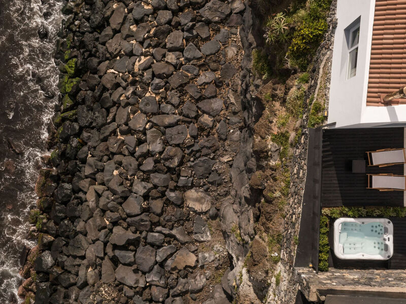 White Exclusive Suites & Villas