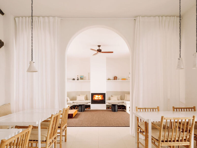 White Exclusive Suites & Villas