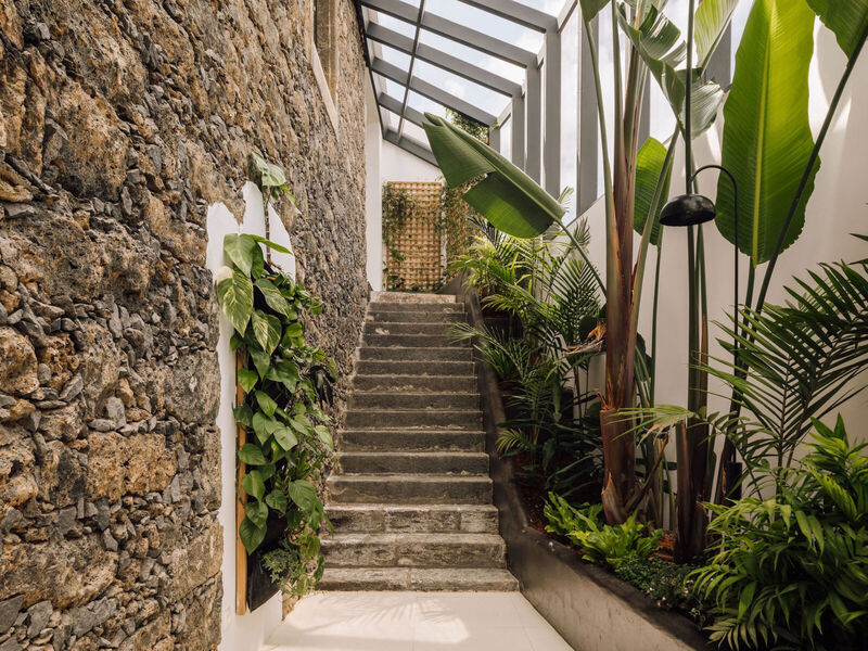 White Exclusive Suites & Villas