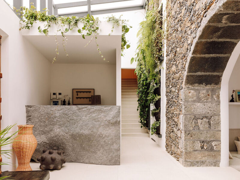 White Exclusive Suites & Villas