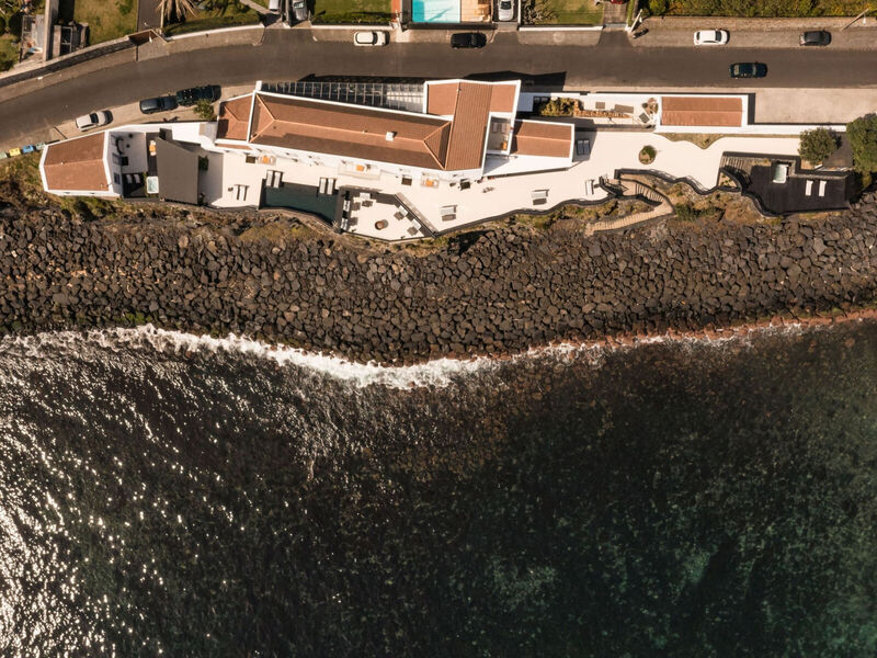 White Exclusive Suites & Villas