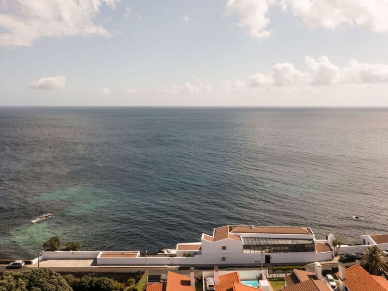 White Exclusive Suites & Villas