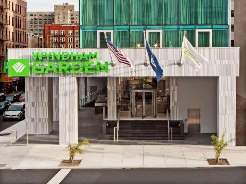 Wyndham Garden Chinatown / Soho
