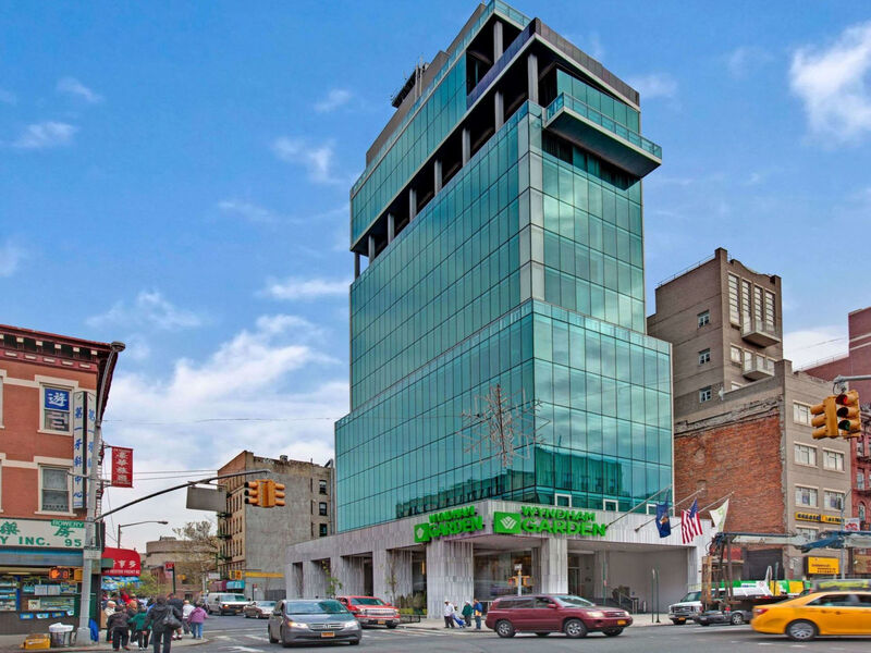 Wyndham Garden Chinatown / Soho