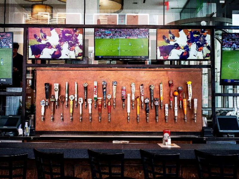 Wyndham Garden Chinatown / Soho