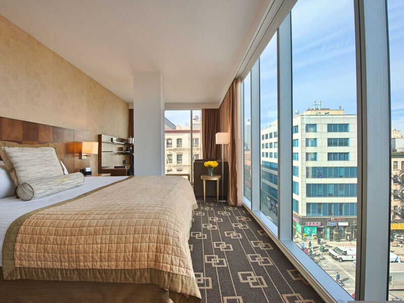 Wyndham Garden Chinatown / Soho