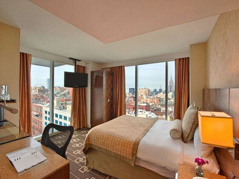 Wyndham Garden Chinatown / Soho