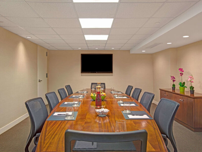 Wyndham Garden Chinatown / Soho