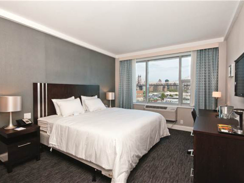 Wyndham Garden Long Island Cit