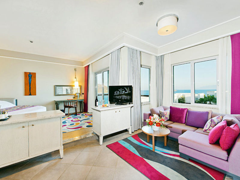 Xanadu Island All Suite