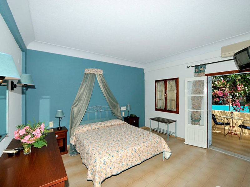 Zephyros Hotel