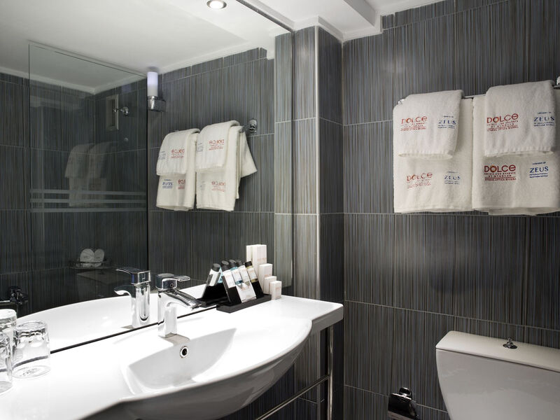 Zeus Dolce Athens