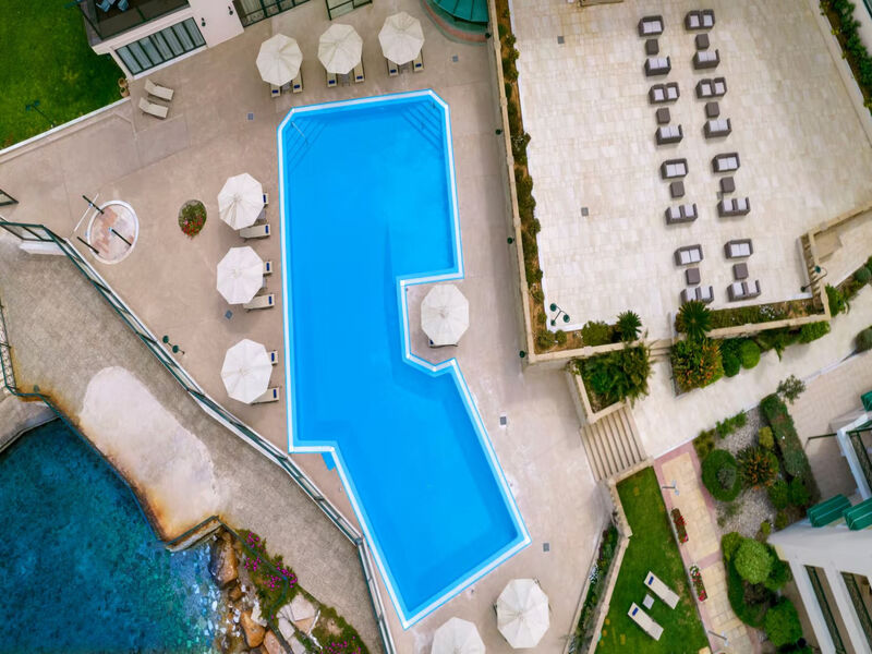 Zeus Essence Ramada Athens