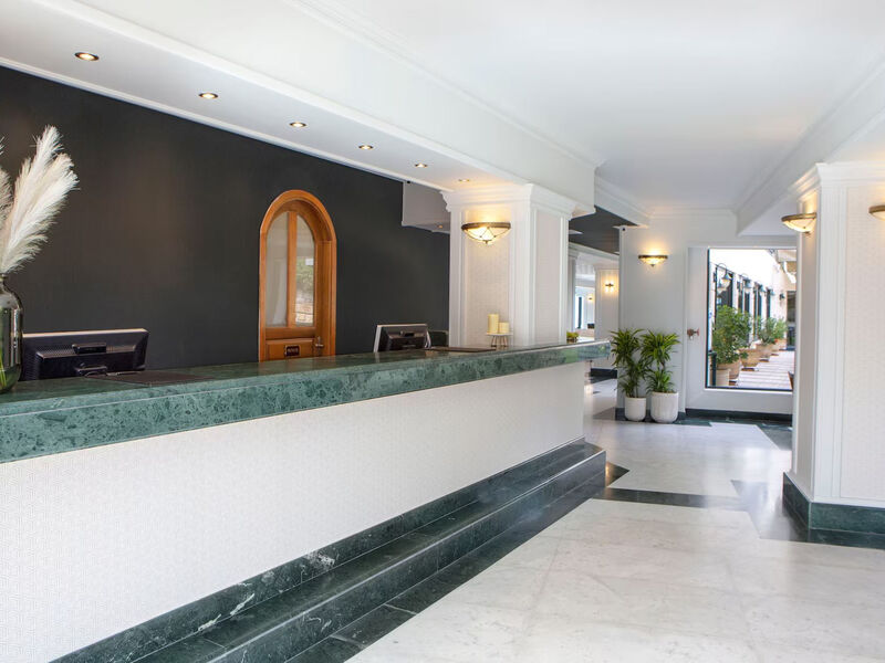 Zeus Essence Ramada Athens