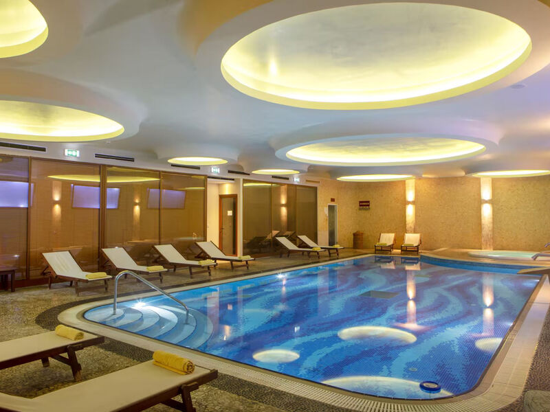 Zeus Essence Ramada Athens