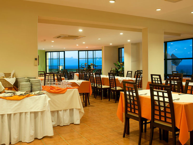 Studios Royal Orchid